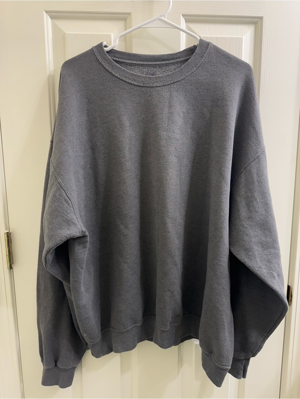 Men's Gray Crewneck Sweatshirt - Classic Everyday Pullover